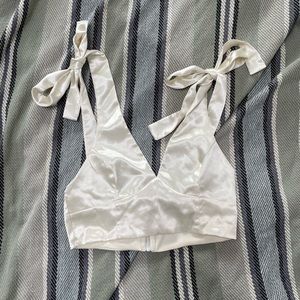 White tie shoulder silky tank top